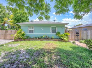 261 SW 15th St APT 2, Dania, FL 33004