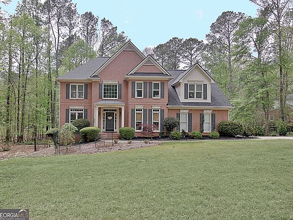 2nd image of 205 Woodcreek Ln