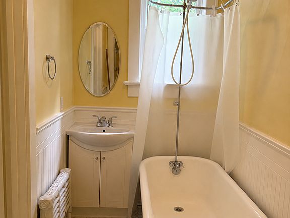 4th image of 1411 Centre St SW #22