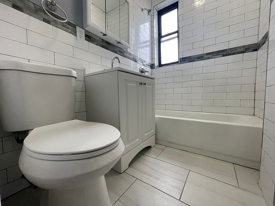 2nd image of 38 W 29th St #43E