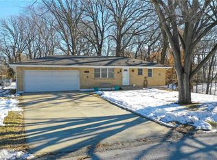 607 Quincy Blvd, Smithville, MO 64089