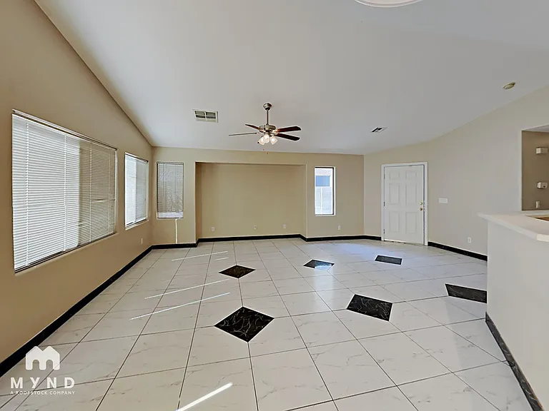 6375 Strongbow Dr — Photo 4