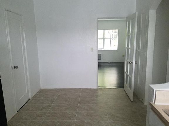 4th image of 1350 Euclid Ave APT 2