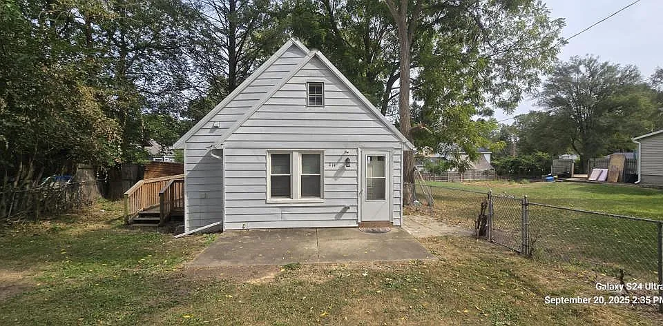 214 Sharon Ave