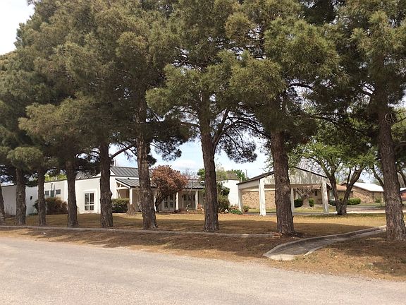 4th image of 1201 Oak Dr