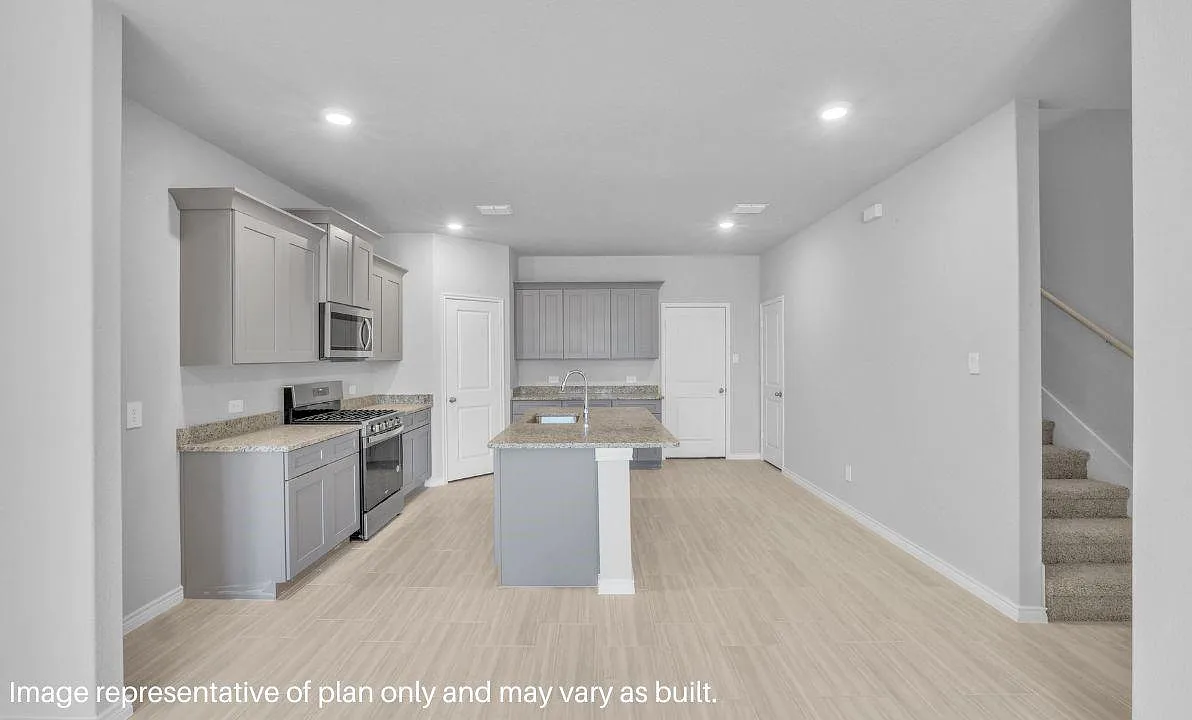 4 bed, 1784 sqft, $2,500 — Photo 2