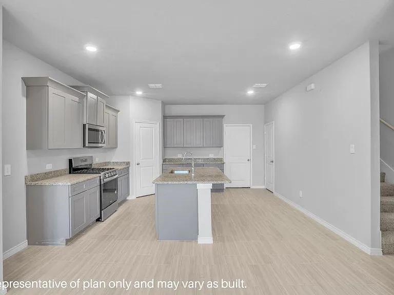 3315 Blue Jay Way — Photo 2