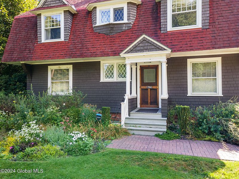 3rd image of 1386 Lowell Road