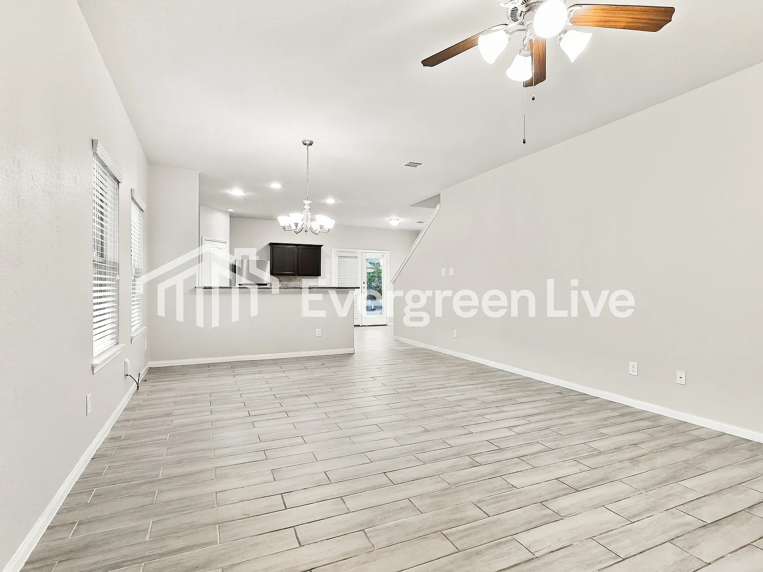 5 bed, 3.0 bath, 2418 sqft, $2,095 — Photo 3