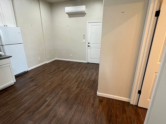 4th image of 853 San Benito St #60