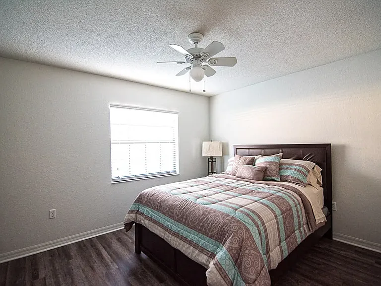 Woodland Heights Apartments — Photo 14