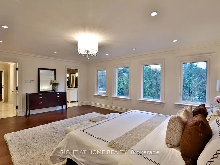 11 York Rd — Photo 11