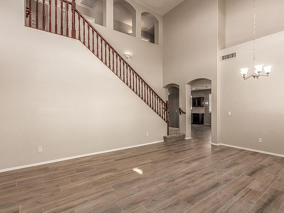 5th image of 2152 W Sunshine Butte Dr