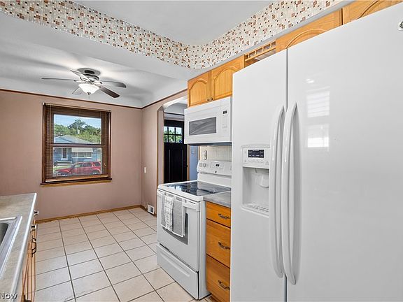 5th image of 2603 Center Dr