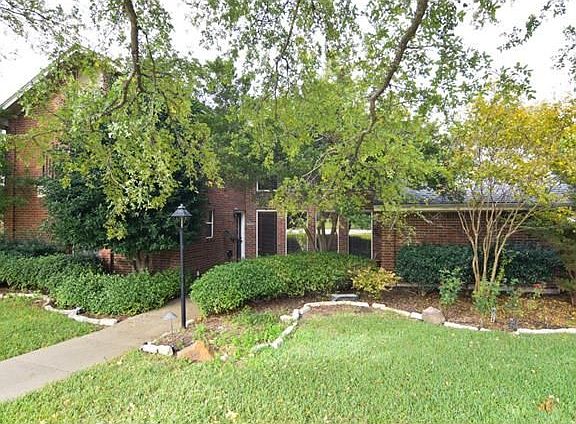 3rd image of 4429 Barwyn Ln