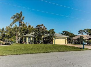 320 Myrtle Ave, Nokomis, FL 34275