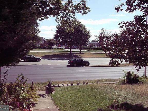 3rd image of 7038 Roosevelt Blvd