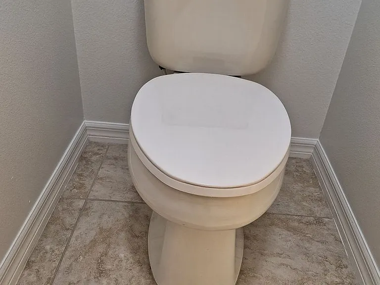 1017 Priory Cir — Photo 12