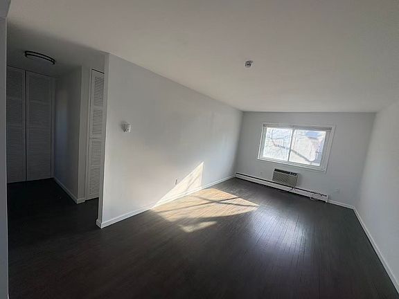 3rd image of 18 Prospect Ave Unit C