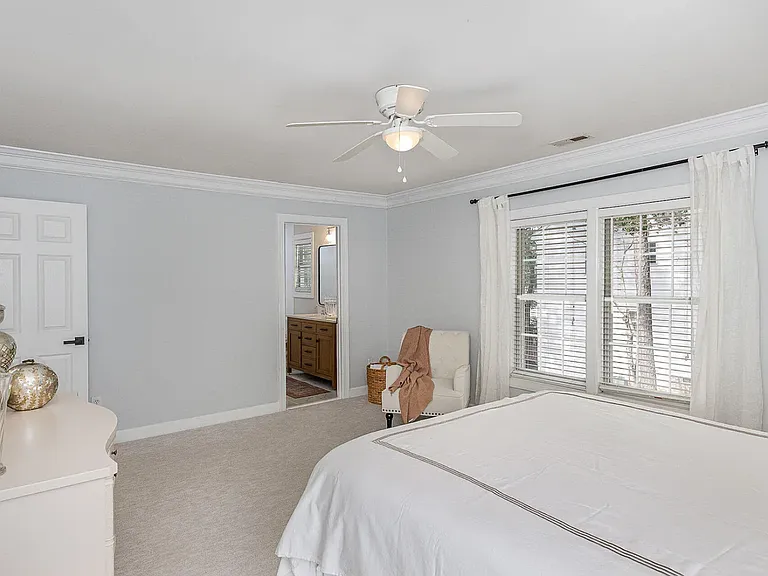 8400 Hobhouse Cir — Photo 14