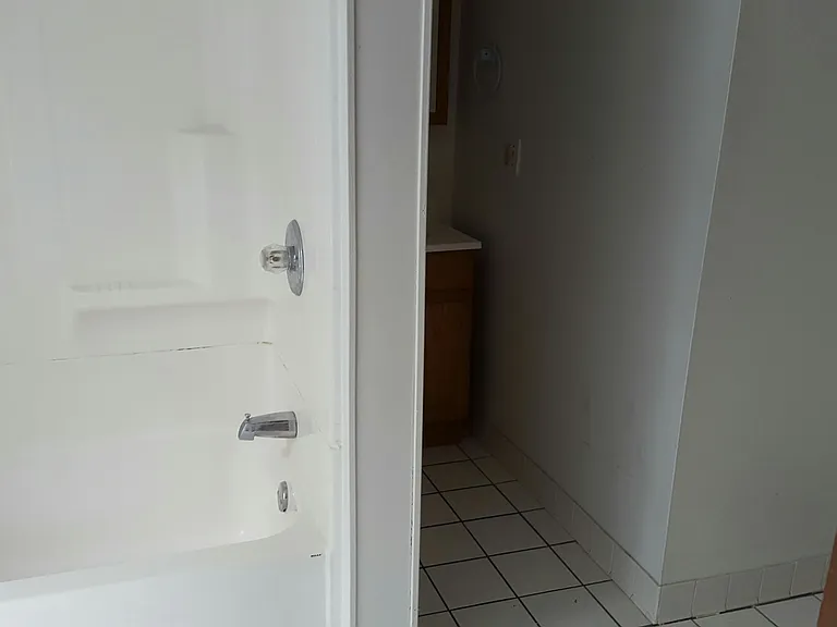 434 Oxford St #5 — Photo 6