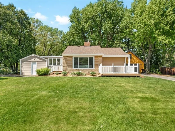2368 Hadley Ave N, Oakdale, MN 55128