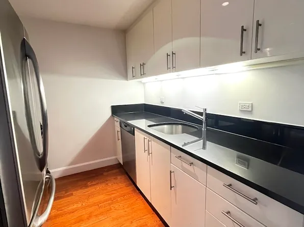 225 Schermerhorn Street image 1 of 21