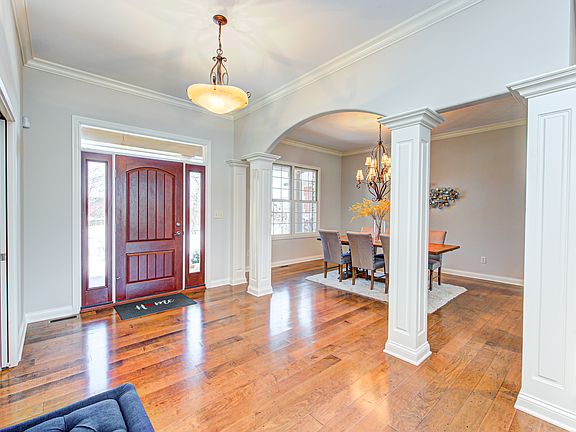 2nd image of 6840 Royal Oakland Way