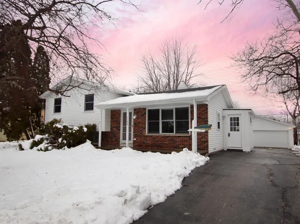 1723 Grove St, Oshkosh, WI 54901