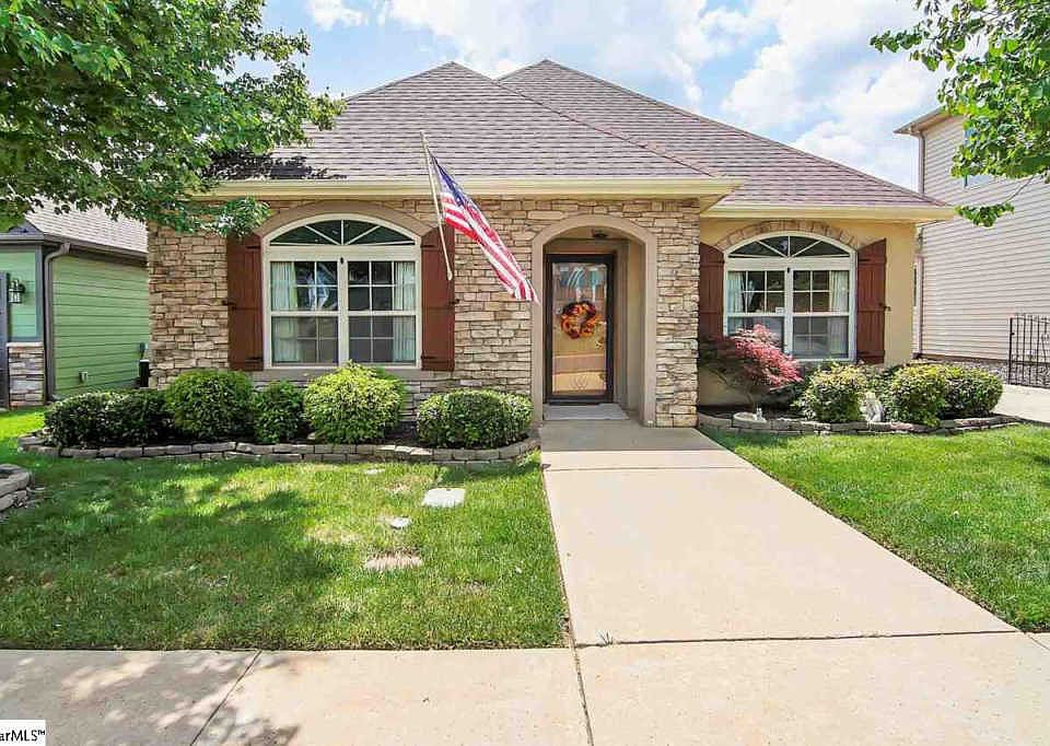 1st image of 116 Bur Oak Dr