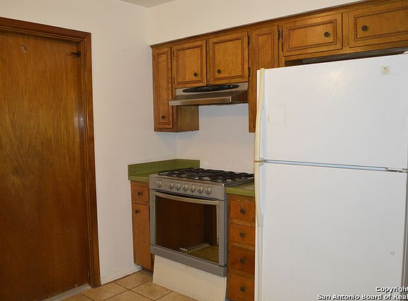 3rd image of 2503 Cannes Dr