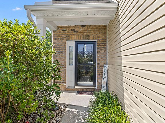 3rd image of 252 Longford Dr