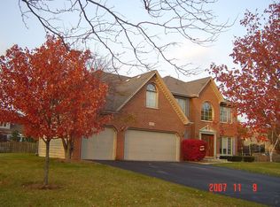 195 Plumtree Ln, West Chicago, IL