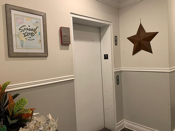4th image of 5300 N Lincoln Ave APT 5D