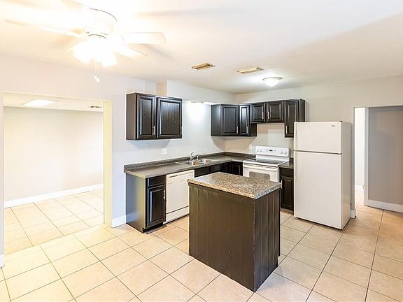 5th image of 1205 Monterey Dr