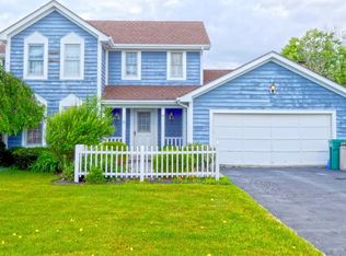 5 Hunters Dr N, Fairport, NY 14450