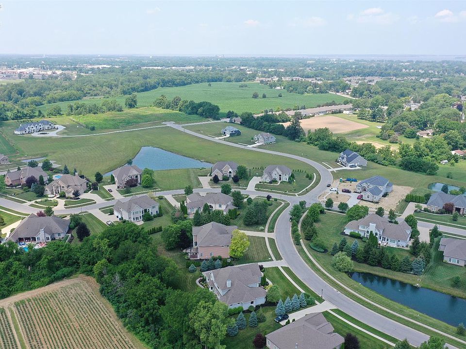 2nd image of 3135 Lauras Ln