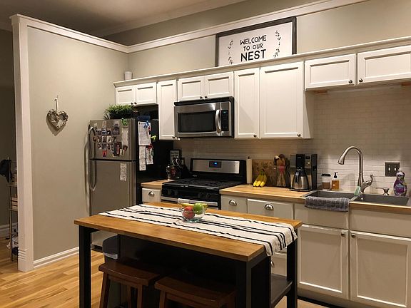 2nd image of 209 E Broadway St APT 5