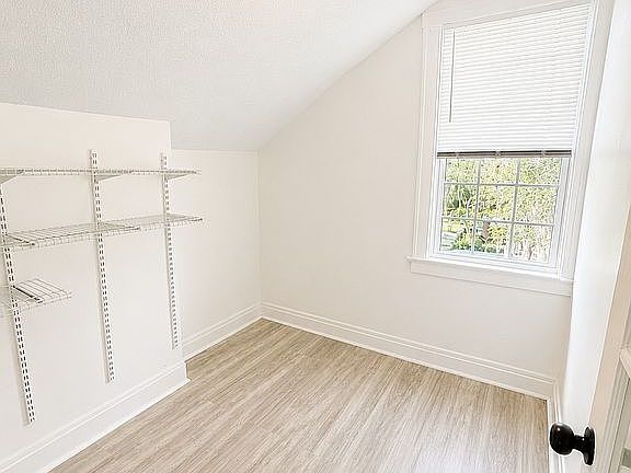 3rd image of 612 W 40th St