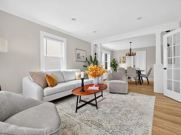 1487-1487 Centre St #1, West Roxbury, MA 02132