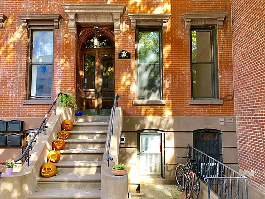 Rented by Remax Real Estate Professionals | media 39