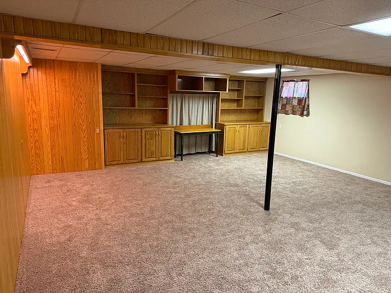 1011 Aaron Dr — Photo 8