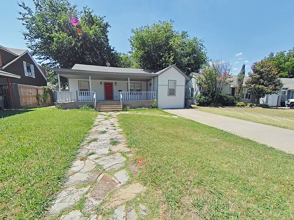 1720 NW Cherry Ave