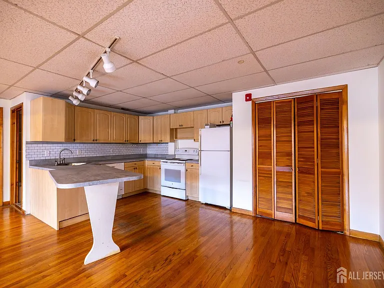 353 Springfield Ave — Photo 8