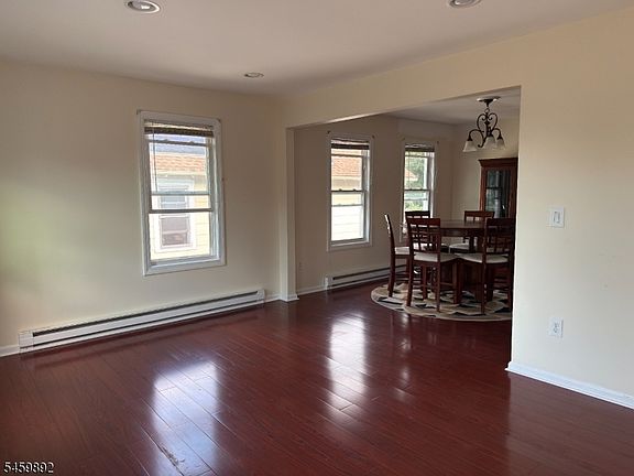 4th image of 25 Kingsland St