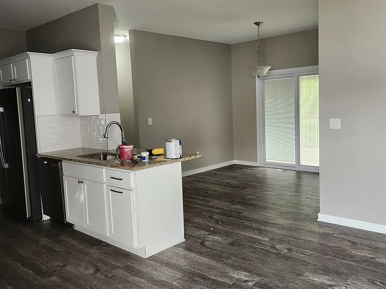 1723 N Newberry Ct — Photo 2