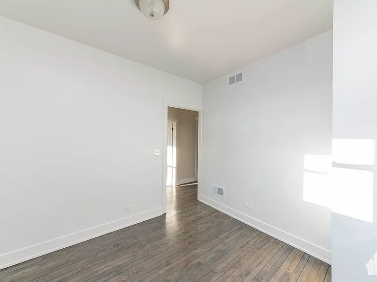 2640 N Milwaukee Ave #3 — Photo 11