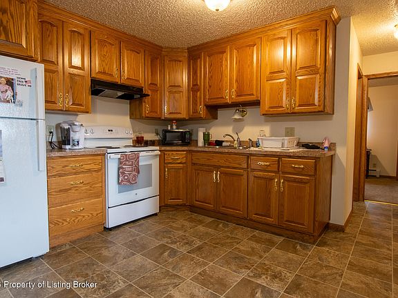 2nd image of 679 19th St W APT 9