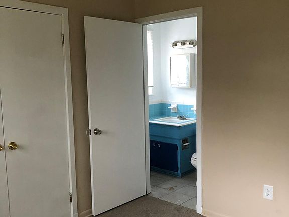 3rd image of 3838 Johnson St