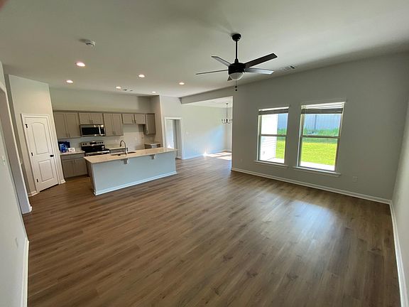 4th image of 216 Covington Cottage Ln